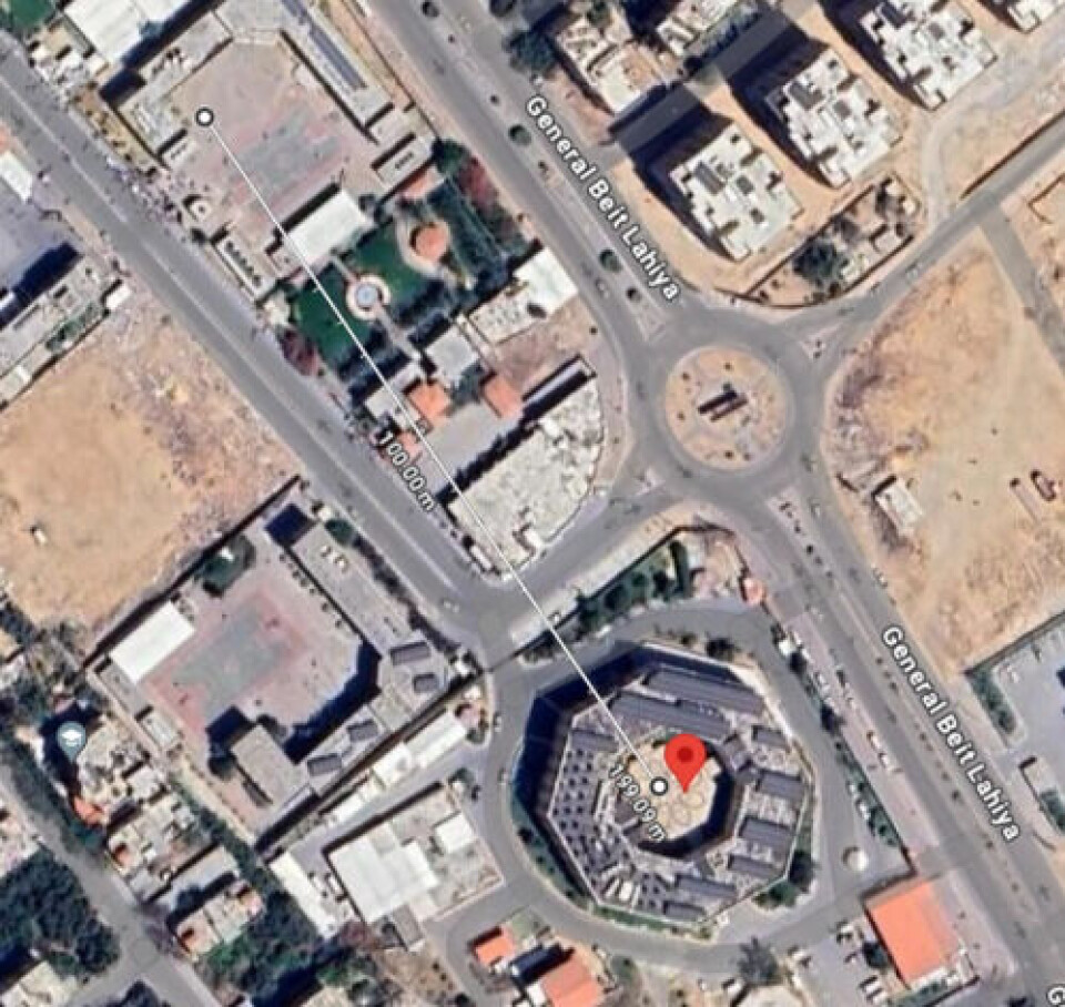 I Google Maps har vi målt avstanden mellom det indonesiske sykehuset Beit Lahiya og Kuwait ungdomsskole for jenter til å være omtrent 200 meter.