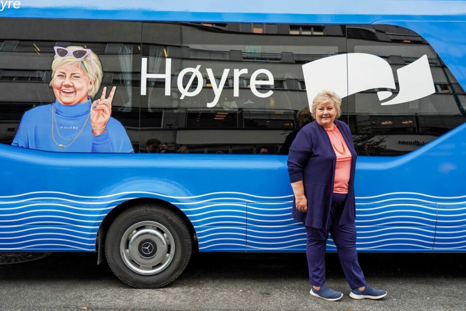 Påvirkningsarbeid er en naturlig del av valgkampen. Her er Erna Solberg (H) foran Høyre-bussen. Bildet er tatt i fjor. Foto: Ole Berg Rusten / NTB