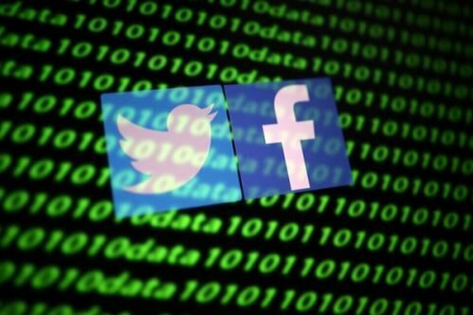 Sosiale medier som Twitter og Facebook blir gjerne brukt i påvirkningsoperasjoner. Man har blant annet sett flere eksempler på at det opprettes falske, automatiserte kontoer på Twitter. Foto: Dado Ruvic / Reuters