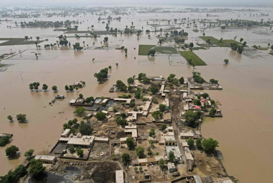 En studie av flommene i Pakistan i 2022 viste at det ville ha vært ekstreme flommer i landet også uten menneskeskapte klimaendringer, men at klimaendringer økte omfanget og størrelsen på flommene. Foto: Arif ALI / AFP
