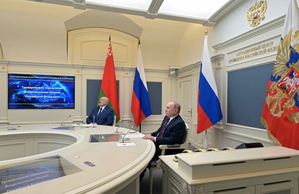 Russlands president Vladimir Putin inviterte Aleksandr Lukasjenko, presidenten i Belarus, til å følge atomøvelsen Grom 19. februar i år. Foto: AFP/NTB