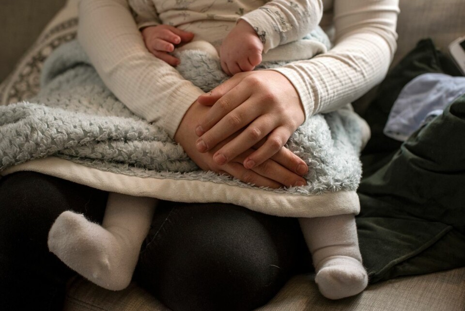 I dag har Linda tre barn. To av dem har hun omsorgen for. Hun advarer andre foreldre mot å dele sensitiv informasjon i grupper på nettet. – Om det ikke går utover deg, kan det gå utover barna. Foto: Hanna Kristin Hjardar, VG