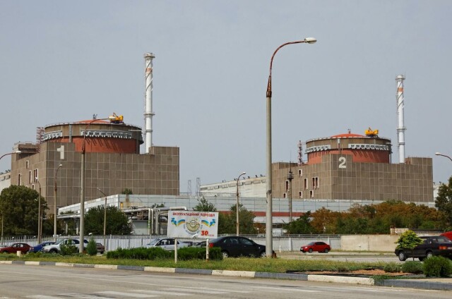 Atomkraftverket i Zaporizjzja er Europas største. De siste ukene har det nærmest daglig blitt meldt om artilleriangrep mot kraftverket. Foto: Alexander Ermochenko / Reuters / NTB. hovedbilde