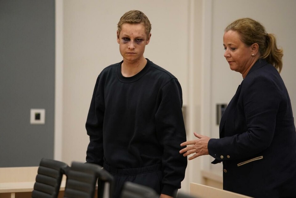 I 2019 drepte Philip Manshaus søsteren sin fordi hun var adoptert fra Kina og i hans øyne ikke norsk nok. Han angrep også Al Noor-moskeen i Bærum, men ble overmannet av to eldre menn. Skadene fra basketaket var fortsatt synlige under det første fengslingsmøtet. Foto: Cornelius Poppe/ NTB.