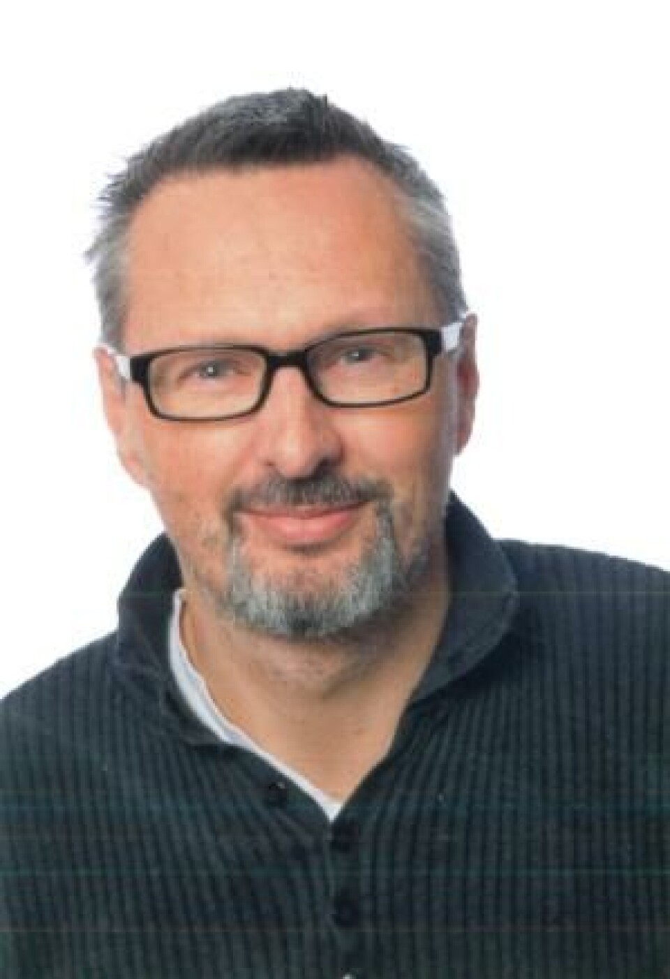 Rektor ved Hessa skole, Tore Huse, sier at de flagger i år, som andre år. Han kjenner seg ikke igjen i det som ble sagt på Debatten om at ingen barneskolerektorer ønsket å flagge.