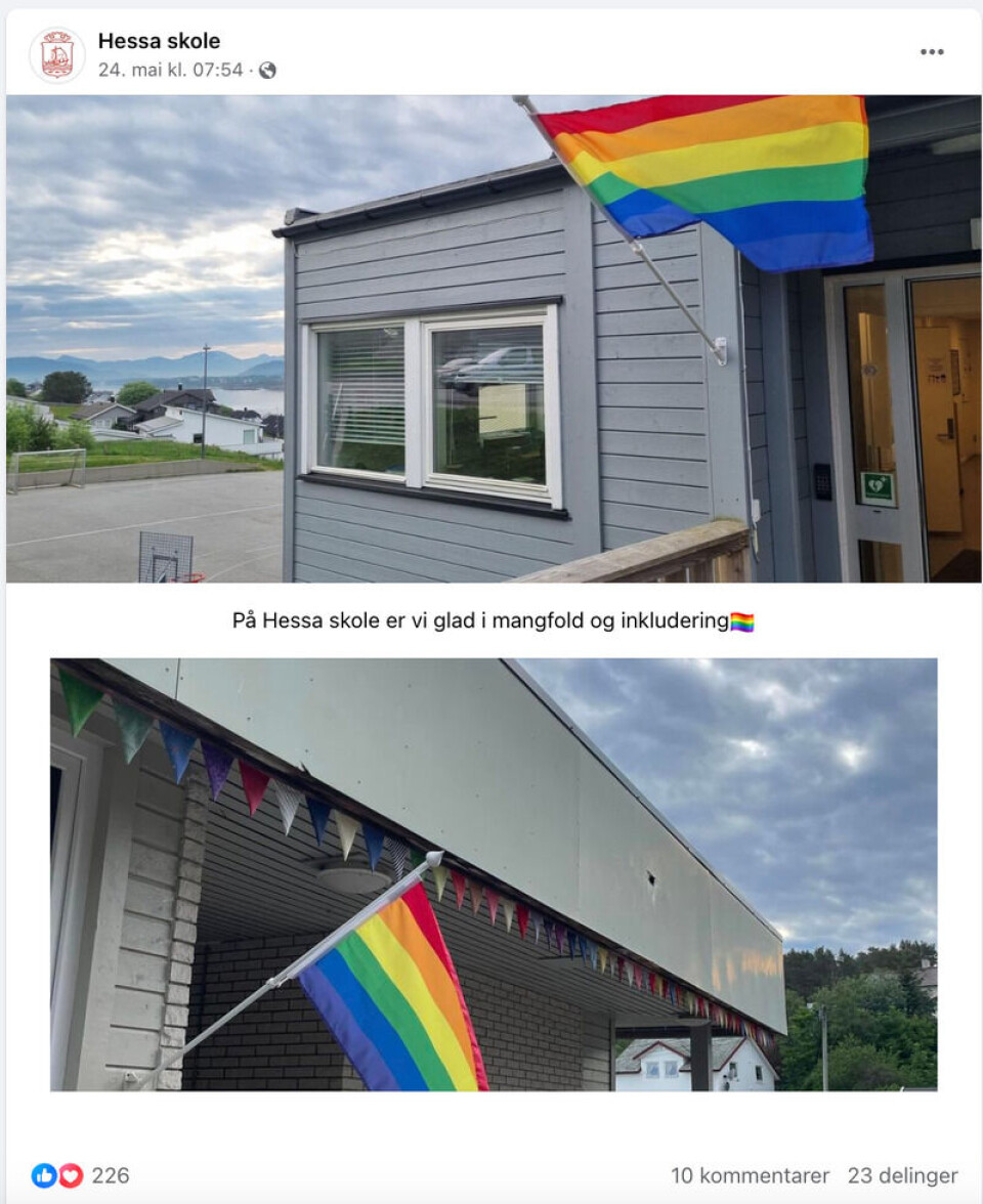 På Hessa skole markerer de pride med flagg. Foto: Skjermdump, Facebook.