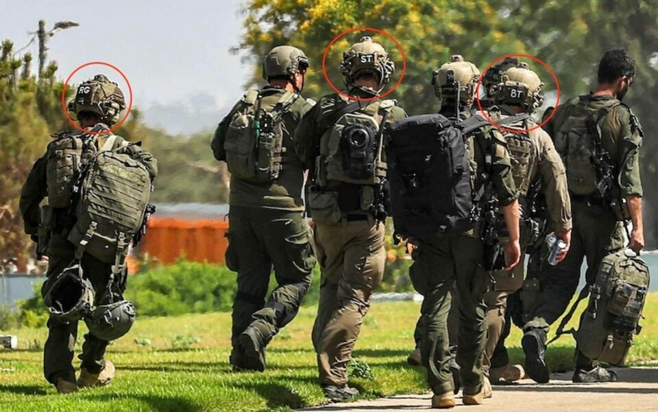 I sosiale medier ble det påstått at kun amerikanske spesialstyrker har disse hjelmene. Det stemmer ikke. Faktisk.no har verifisert at også israelske styrker bruker dem. Foto: JACK GUEZ / AFP via NTB