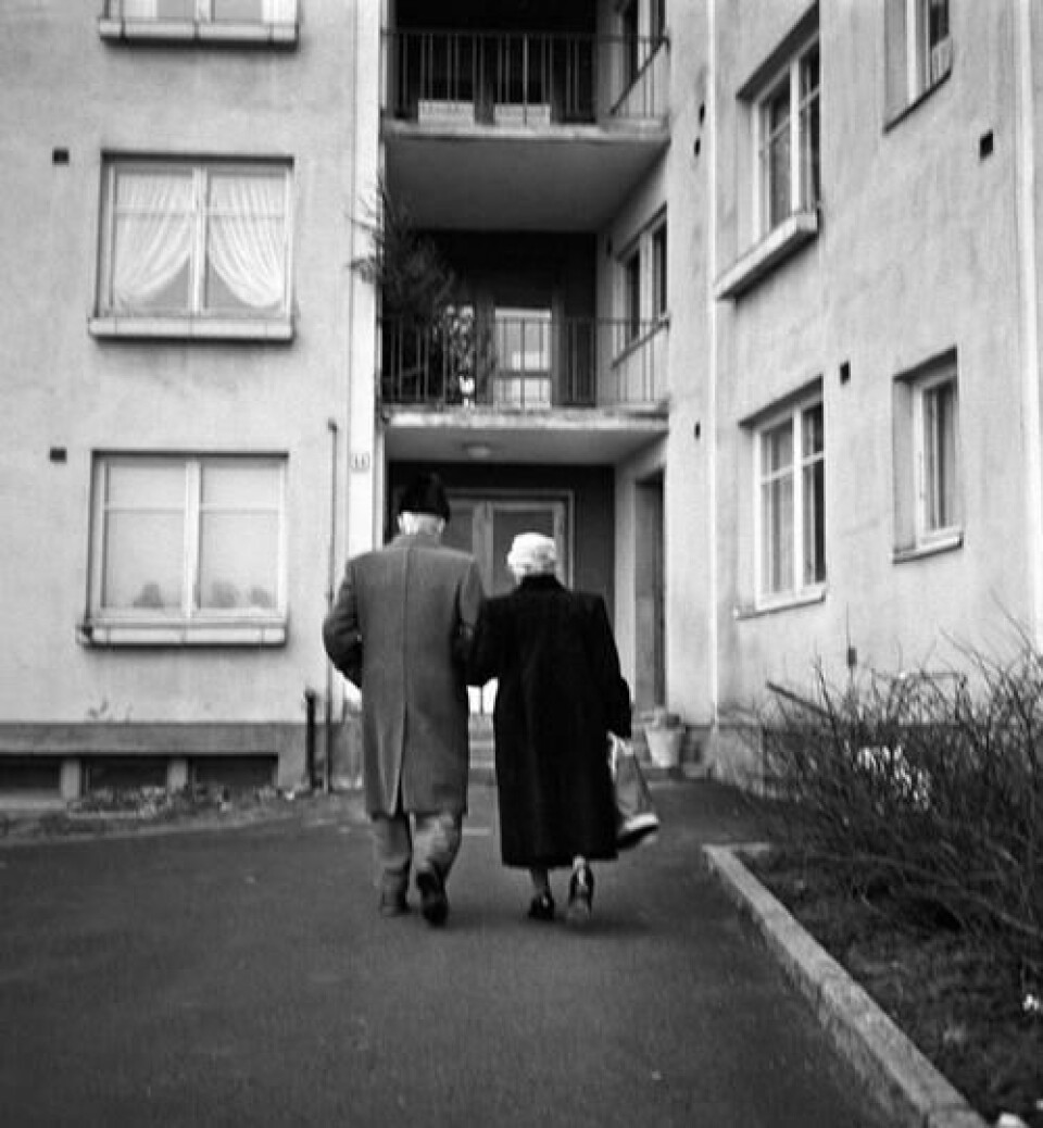 Statlig alderstrygd ble vedtatt i 1936. Da hadde mange kommuner allerede innført kommunal alderstrygd. Foto: Aage Storløkken / NTB scanpix Statlig alderstrygd ble vedtatt i 1936. Da hadde mange kommuner allerede innført kommunal alderstrygd.