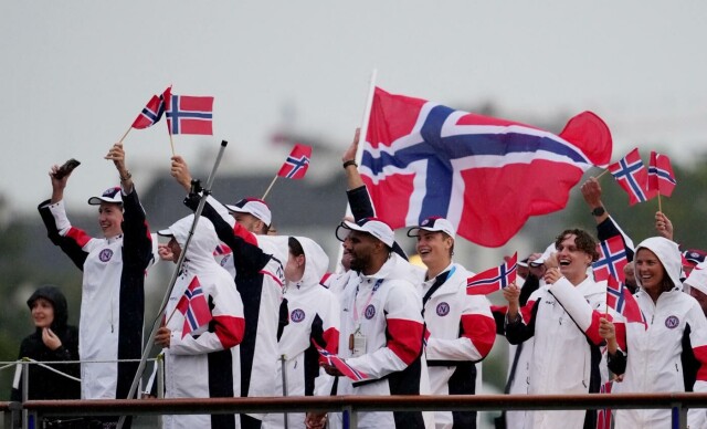 Norske idrettsutøvere mottar ikke svære bonuser fra staten om de tar medalje. Bildet er tatt under åpningsseremonien i Paris 26. juli. Foto: Aleksandra Szmigiel / Reuters hovedbilde