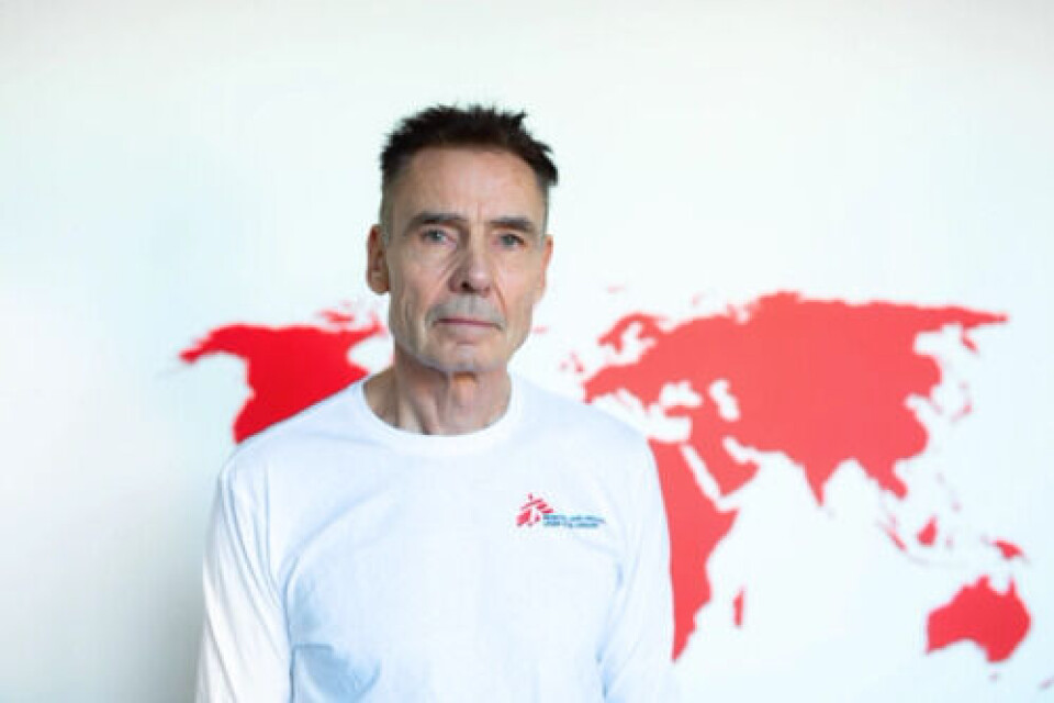 Morten Rostrup har jobbet for Leger Uten Grenser i mange kriger. Han sier det er mange etiske valg man må ta som lege i en krig med mange sårede. Foto: Leger Uten Grenser