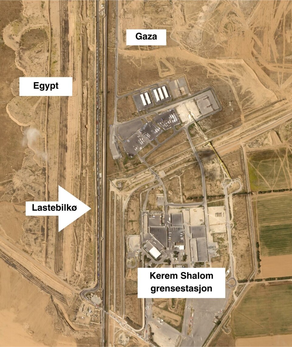 Dette satellittbildet viser kø på vei inn over grenseovergangen Kerem Shalom i Israel. Bildet er tatt 7. mars. Foto: Planet Labs PBC.