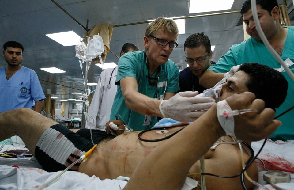 Den norske legen Mads Gilbert har flere ganger jobbet på Shifa-sykehuset. Her under krigen i 2014. Foto: Ahmed Zakot / NTB / Reuters