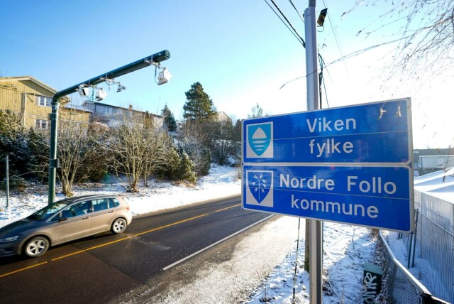 Nettavisen skrev at Kolbotn skole i Nordre Follo kommune ikke ansetter lærere som kjører bil. Det stemmer ikke, men skolen sliter med å tilby alle lærere parkering. Foto: Lise Åserud / NTB. hovedbilde