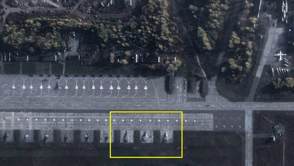 Tre MiG-31K var til stede på flyplassen sør for Minsk 18. oktober. FOTO: Planet Labs / Faktisk Verifiserbar.