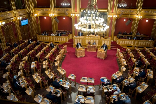 Norges tilslutning til ACER ble behandlet i Stortinget 22. mars 2018. Her stiller Lars Haltbrekken (SV) spørsmål til olje- og energiminister Kjell-Børge Freiberg (Frp) senere samme år. Foto: Foto: Vidar Ruud / NTB. hovedbilde