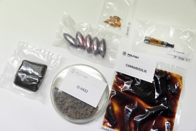 Her har politiet gjort beslag av ulike varianter av cannabis. Foto: Gorm Kallestad / NTB hovedbilde