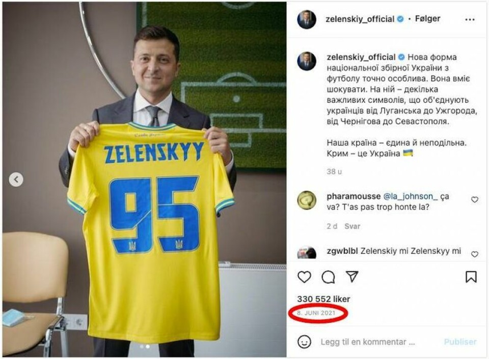 Slik ser originalbildet av den ukrainske presidenten ut. Bildet ble tatt i forbindelse med at landslaget fikk nye drakter før EM i 2021. Skjermbilde: Instagram.