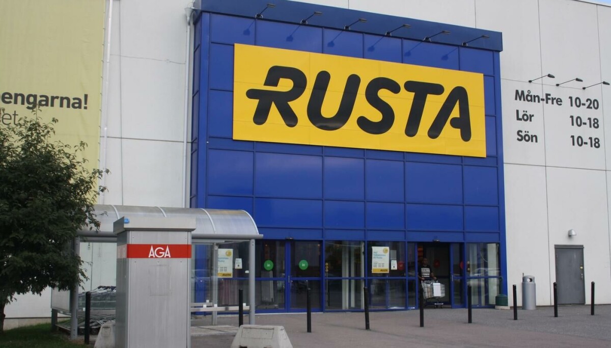 Visar Rusta Nei, Rusta har ikke fjernet korset fra en pyntekirke.