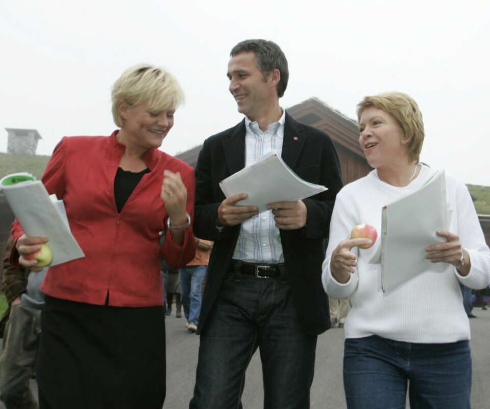 Kristin Halvorsen (SV), Jens Stoltenberg (Ap) og Åslaug Haga (Sp) i forhandlinger på Soria Moria hotell og konferansesenter i 2005. Foto: Bjørn Sigurdsøn / NTB.