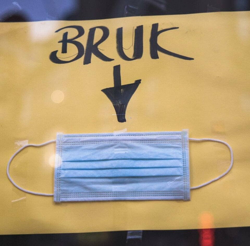 Munnbind har fra sensommeren 2020 blitt anbefalt brukt i ulike situasjoner flere steder i Norge. (foto: Jil Yngland / NTB) Munnbind har fra sensommeren 2020 blitt anbefalt brukt i ulike situasjoner flere steder i Norge.