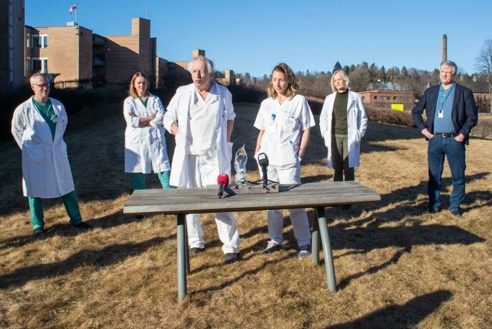 Leger og forskere ved Oslo universitetssykehus vil teste ebolamedisinen remdesivir mot koronaviruset. Bildet illustrerer at en gruppe leger og forskere ved sykehuset forteller om det finnes en medisin mot covid-19 i dag. Terje Pedersen / NTB Scanpix Leger og forskere ved Oslo universitetssykehus vil teste ebolamedisinen remdesivir mot koronaviruset. Bildet illustrerer at en gruppe leger og forskere ved sykehuset forteller om det finnes en medisin mot covid-19 i dag.