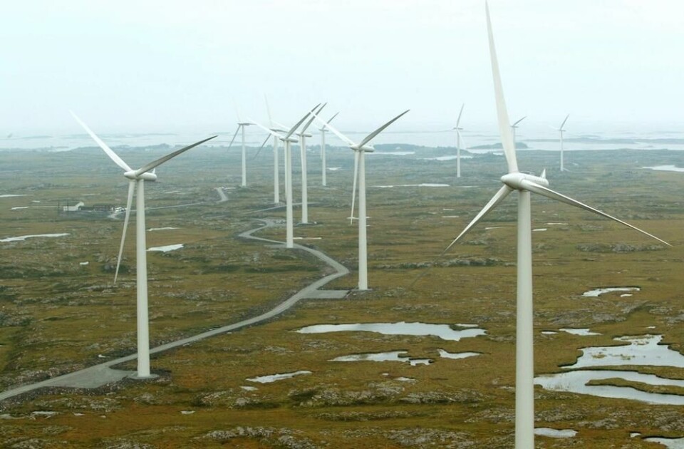 Smøla vindpark var Europa største vindkraftanlegg på land da den åpnet i 2002. Foto: Bjørn Sigurdsøn / NTB scanpix. Smøla vindpark var Europa største vindkraftanlegg på land da den åpnet i 2002.