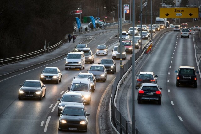 DIESELFORBUD: På grunn av lave temperaturer og stillestående luft blir det innført et midlertidig forbud mot å kjøre dieselbiler på kommunale veier 17. januar i fjor. FOTO: Håkon Mosvold Larsen / NTB Scanpix DIESELFORBUD: På grunn av lave temperaturer og stillestående luft blir det innført et midlertidig forbud mot å kjøre dieselbiler på kommunale veier 17. januar i fjor.