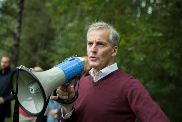 Arbeiderpartileder Jonas Gahr Støre besøkte landsfinalen i MatteMaraton samme dag som han besøkte BI. Foto: NTB / Scanpix Arbeiderpartileder Jonas Gahr Støre besøkte landsfinalen i MatteMaraton samme dag som han besøkte BI.