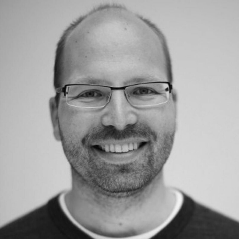 Steffen Kallbekken forklarer at dagens klimamål ikke er nok til å holde temperaturen under 1,5-gradersmålet. Foto: Cicero.