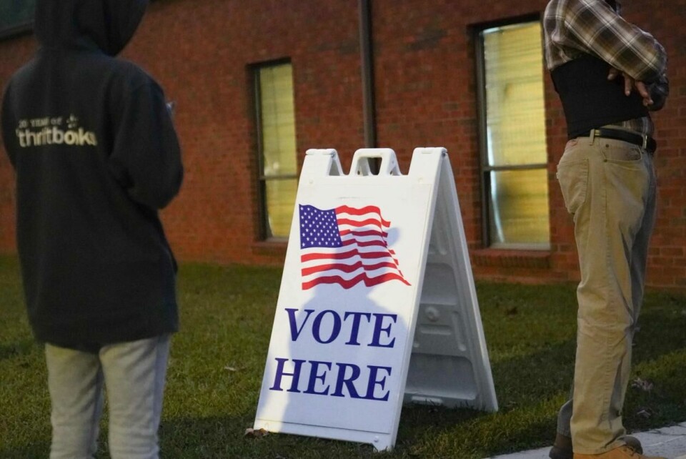 Siden nordmenn ikke har stemmerett, blir spørsmålet om hvem man ville stemt på, et hypotetisk spørsmål. Det kan påvirke svaret i en slik undersøkelse. Foto: Megan Varner/AFP/NTB