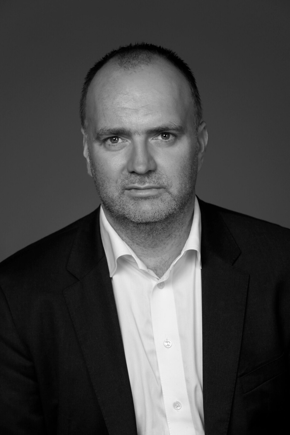 Christoffer Conrad Eriksen, professor ved Institutt for offentlig rett, UIO, sier det er usannsynlig at WHO får myndighet til å gi rettslig bindende pålegg til Norge.