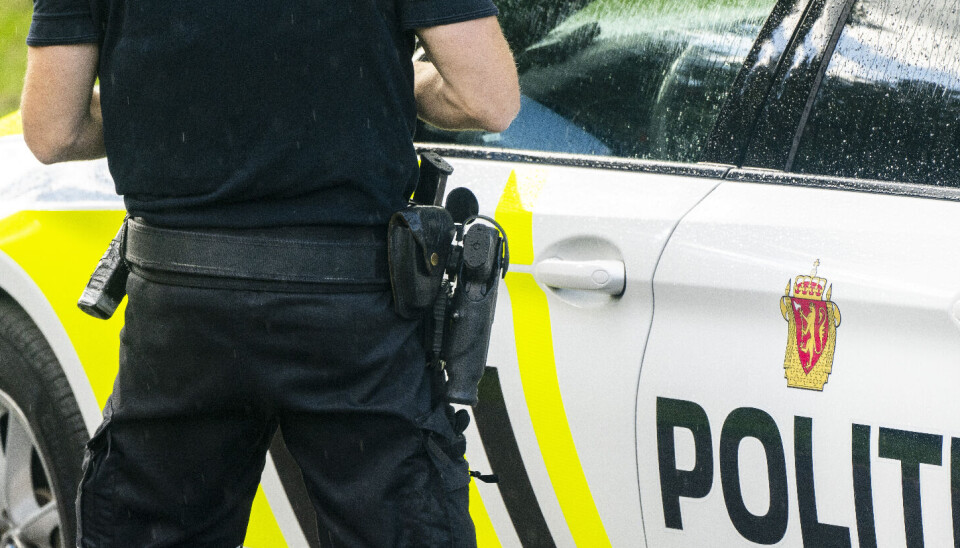 Illustrasjon: Det ligger an til at politiet i fremtiden kan ha våpen som en del av uniformen.