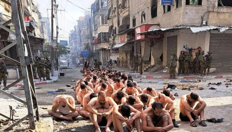 Tvungen offentlig stripping og nakenhet og andre typer relaterte overgrep, blir enten beordret eller godkjent av israelske myndigheter, mener FNs undersøkelseskommisjon. På bildet ser vi palestinske menn som ble tatt til fange i Beit Lahia i Gaza i desember 2023.