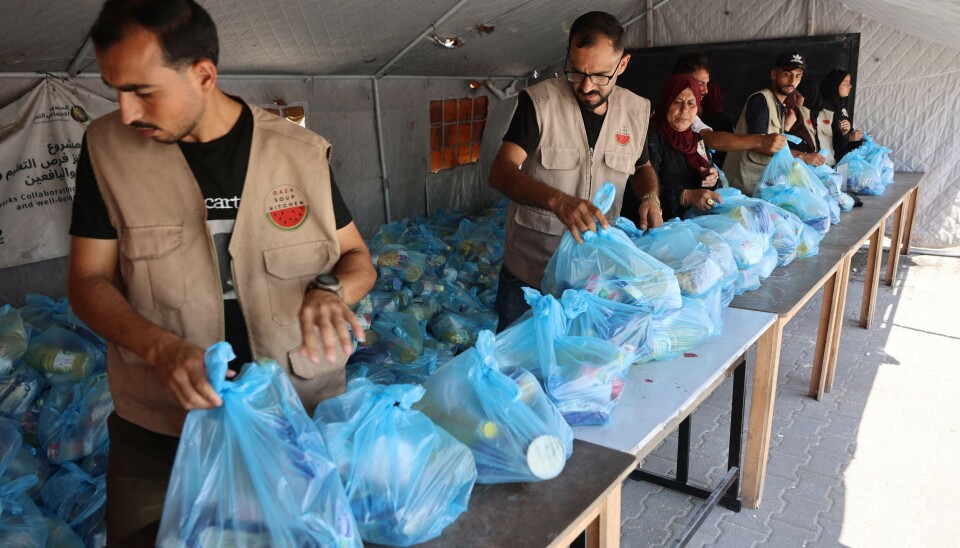 Frivillege frå Gaza Soup Kitchen lagar matrasjonar som skal gå til palestinarar i Sheikh Radwan-området i Gaza by 24. august 2025. FN erklærte hungersnød på Gaza 22. august 2025. Frivillege frå Gaza Soup Kitchen lagar matrasjonar som skal gå til palestinarar i Sheikh Radwan-området i Gaza by 24. august 2025.