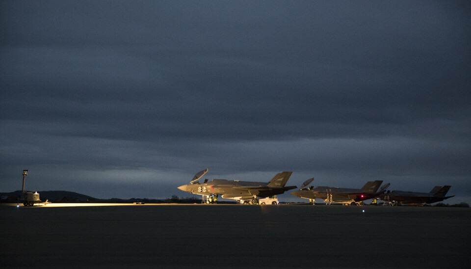 Tre norske F-35-fly lander på Ørlandet hovedflystasjon. Ørland 20171103.Forsvarets nye fly F35 landet på Ørlandet flyplass fredag. Forleøpig har tre fly ankommet Norge.Foto: Terje Pedersen / NTB