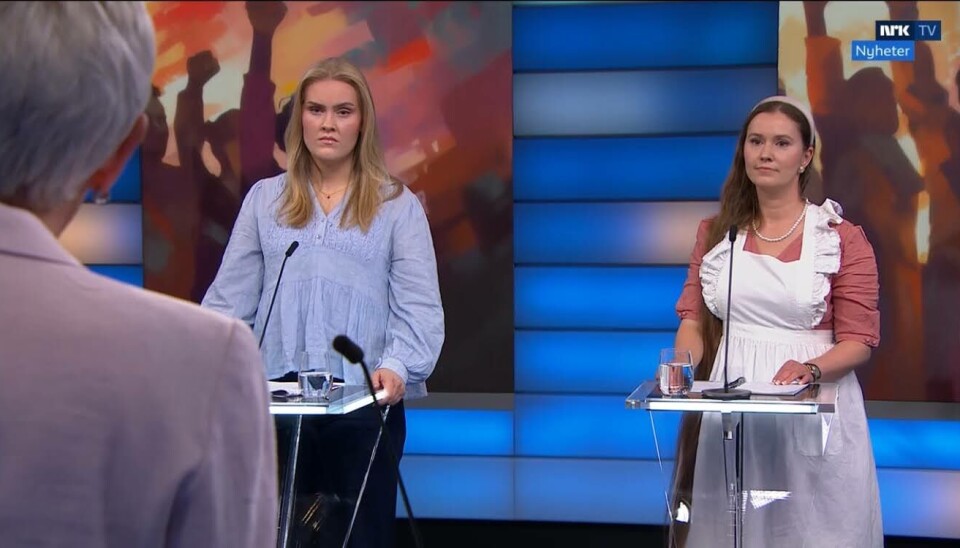 Ingrid Olina Hovland (til venstre) og Linn Therese Solheim ønsker meir valfridom i fordeling av foreldrepermisjonen. Her frå NRK Debatten 25. september 2025.